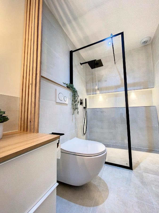AppartChic - appartement standing - plein Centre&Parking privé Créon Exterior foto