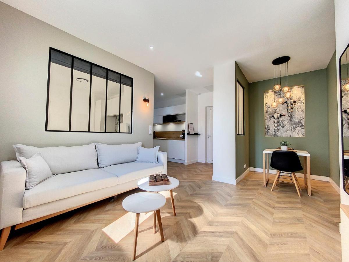 AppartChic - appartement standing - plein Centre&Parking privé Créon Exterior foto