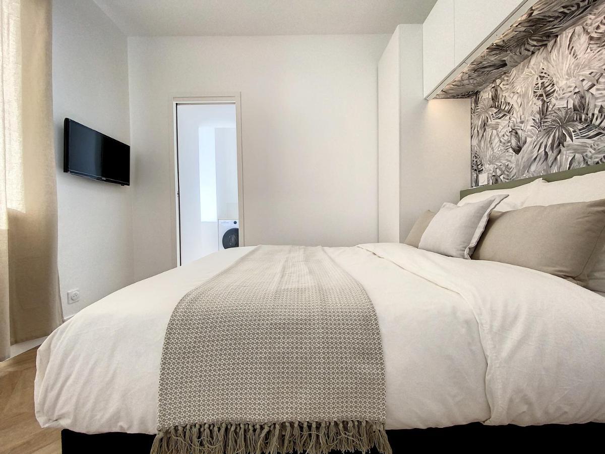 AppartChic - appartement standing - plein Centre&Parking privé Créon Exterior foto