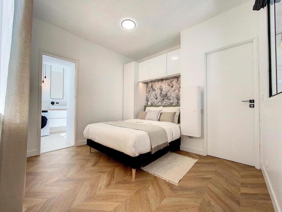 AppartChic - appartement standing - plein Centre&Parking privé Créon Exterior foto